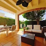 Coqueto Adosado Planta Baja Con Pequeno Jardin Privado Y Salida A Piscina *