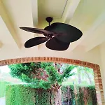 Coqueto Adosado Planta Baja Con Pequeno Jardin Privado Y Salida A Piscina *