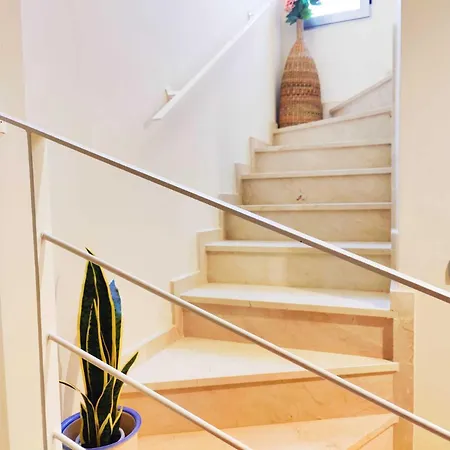 Coqueto Adosado Planta Baja Con Pequeno Jardin Privado Y Salida A Piscina Apartment *