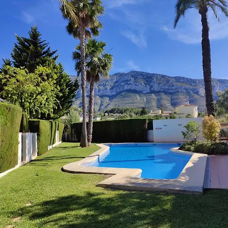 Coqueto Adosado Planta Baja Con Pequeno Jardin Privado Y Salida A Piscina * Denia