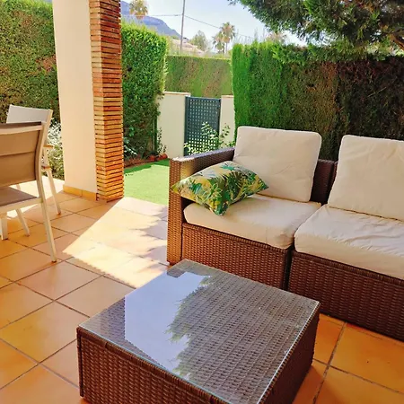 Coqueto Adosado Planta Baja Con Pequeno Jardin Privado Y Salida A Piscina Denia