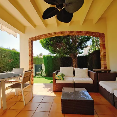 Appartement Coqueto Adosado Planta Baja Con Pequeno Jardin Privado Y Salida A Piscina