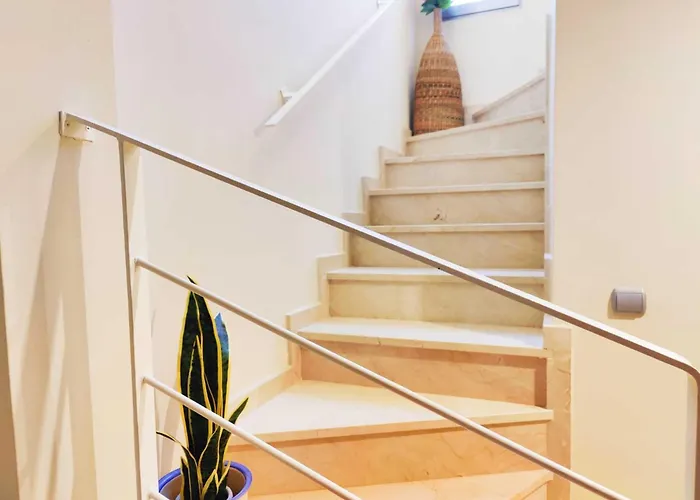 Coqueto Adosado Planta Baja Con Pequeno Jardin Privado Y Salida A Piscina Apartment *