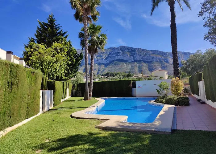 Coqueto Adosado Planta Baja Con Pequeno Jardin Privado Y Salida A Piscina * Denia