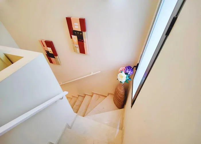 Apartment Coqueto Adosado Planta Baja Con Pequeno Jardin Privado Y Salida A Piscina *