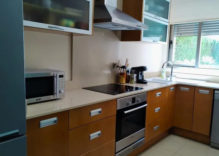 Coqueto Adosado Planta Baja Con Pequeno Jardin Privado Y Salida A Piscina * Denia