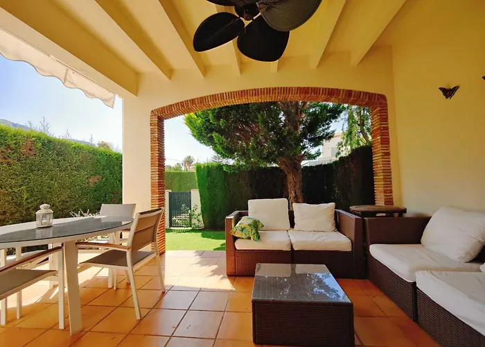 Apartment Coqueto Adosado Planta Baja Con Pequeno Jardin Privado Y Salida A Piscina