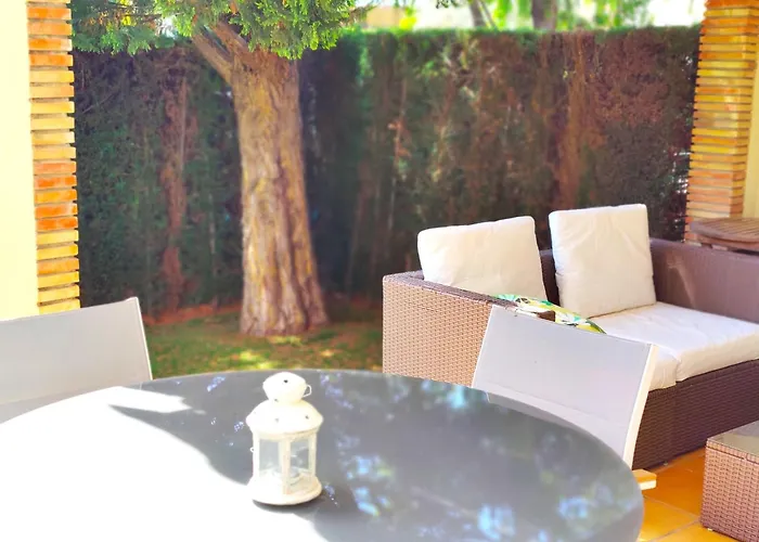 Apartment Coqueto Adosado Planta Baja Con Pequeno Jardin Privado Y Salida A Piscina *