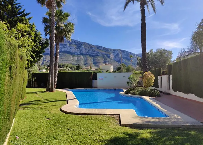 Coqueto Adosado Planta Baja Con Pequeno Jardin Privado Y Salida A Piscina Apartment *