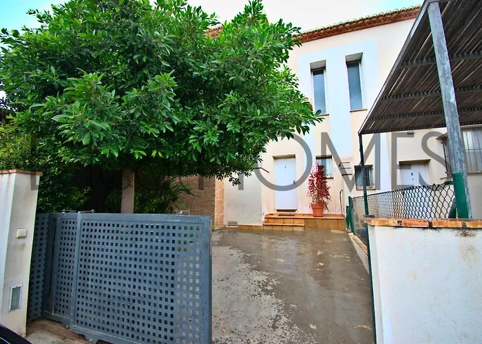 Apartment Coqueto Adosado Planta Baja Con Pequeno Jardin Privado Y Salida A Piscina